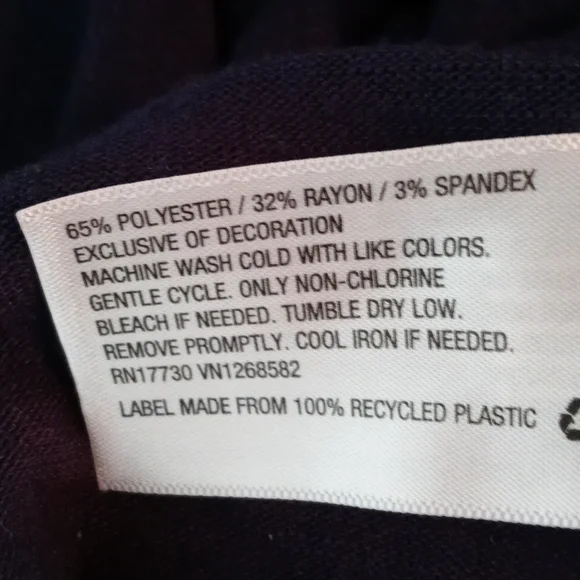 Liz Lange Maternity Sleeveless Dress - Picture 7 of 7